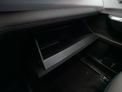 Used 2025 Toyota Sienna XLE FWD image 30