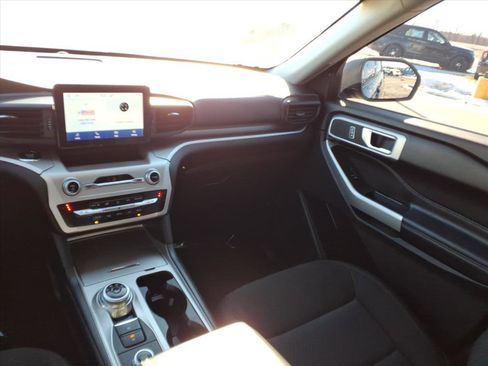 Used 2022 Ford Explorer XLT image 20