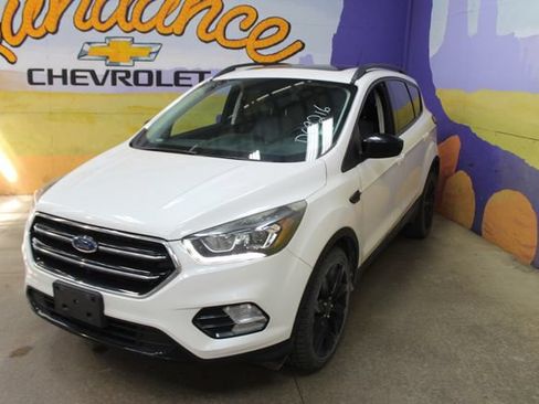 Used 2017 Ford Escape SE w/ Equipment Group 201A FWD image 4