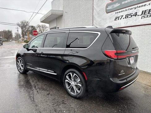 New 2026 Chrysler Pacifica Pinnacle image 6