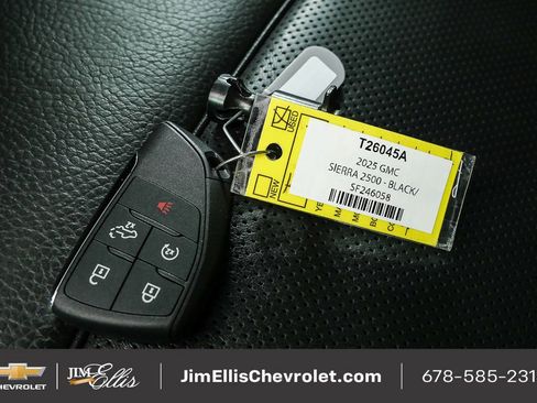 Used 2025 GMC Sierra 2500 Denali image 37