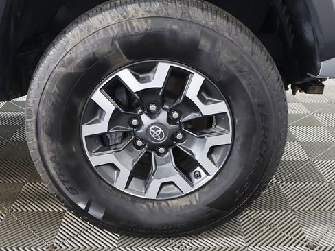 Used 2021 Toyota Tacoma TRD Off-Road AWD/4WD image 17