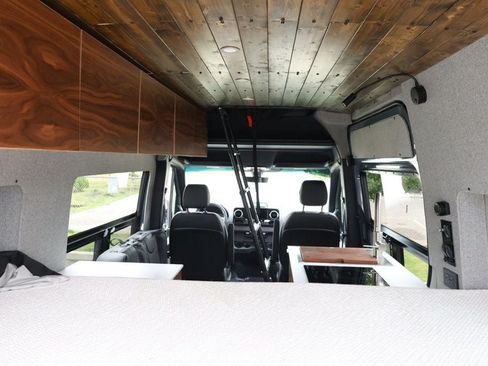 Used 2025 Mercedes-Benz Sprinter 2500 image 25
