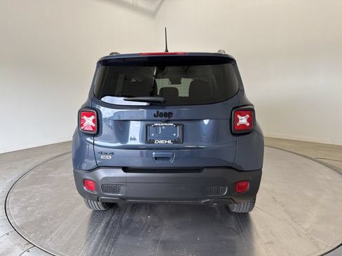 Used 2023 Jeep Renegade Latitude w/ Sun/Sound Group AWD/4WD image 6