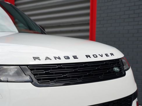 Used 2024 Land Rover Range Rover Sport SE AWD/4WD image 12