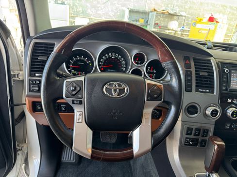 Used 2015 Toyota Sequoia Platinum AWD/4WD image 12