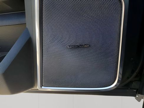 New 2025 RAM 2500 Laramie AWD/4WD image 40