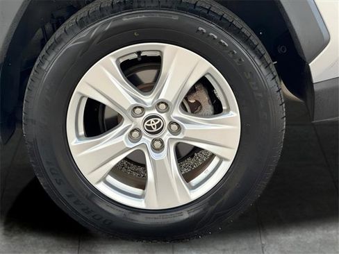 Used 2021 Toyota RAV4 XLE image 7