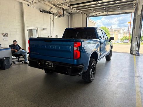 Used 2023 Chevrolet Silverado 1500 LT Trail Boss AWD/4WD image 3