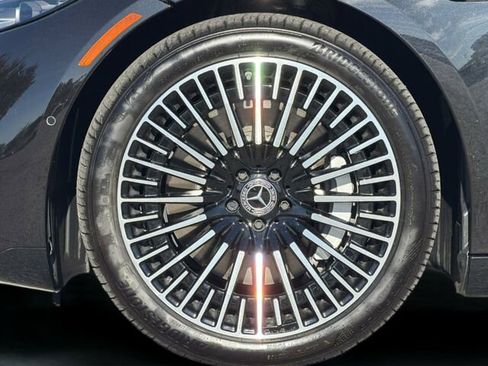 Certified 2023 Mercedes-Benz EQS 580 580 4D Sedan 4MATIC image 36