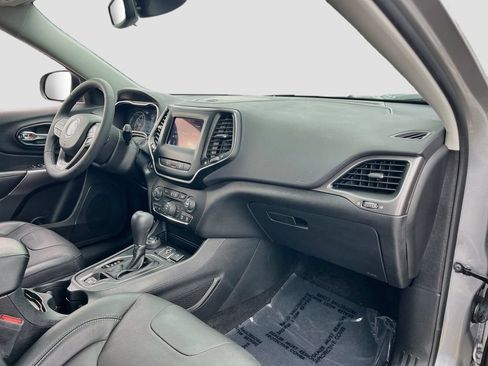 Used 2021 Jeep Cherokee Latitude Lux w/ Sun & Sound Group AWD/4WD image 28