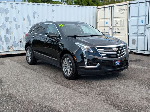 Used 2017 Cadillac XT5 Luxury w/ Driver Awareness Package FWD image 2