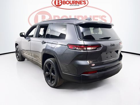 Used 2022 Jeep Grand Cherokee L Laredo image 9