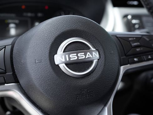 Used 2024 Nissan Kicks SR FWD image 16