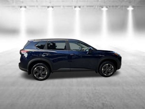 Used 2025 Nissan Rogue SV FWD image 3