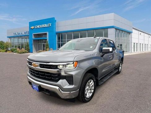 Used 2024 Chevrolet Silverado 1500 LT AWD/4WD image 2