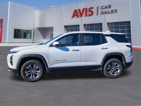 Used 2025 Chevrolet Equinox LT image 2