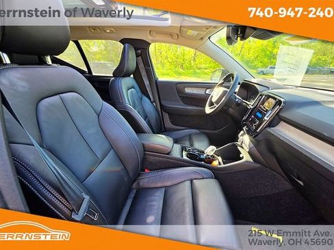 Used 2024 Volvo XC40 B5 Plus w/ Climate Package image 31