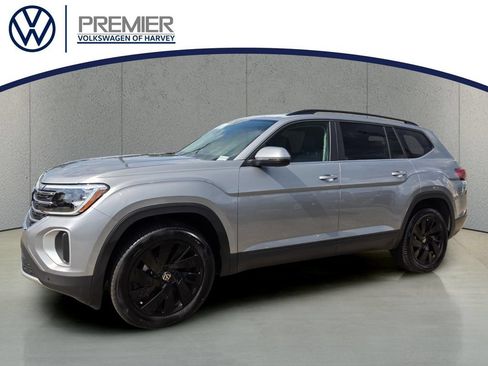 Used 2026 Volkswagen Atlas SE w/ Panoramic Sunroof Package FWD image 1