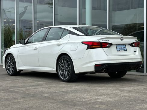 Used 2024 Nissan Altima 2.0 SR image 5