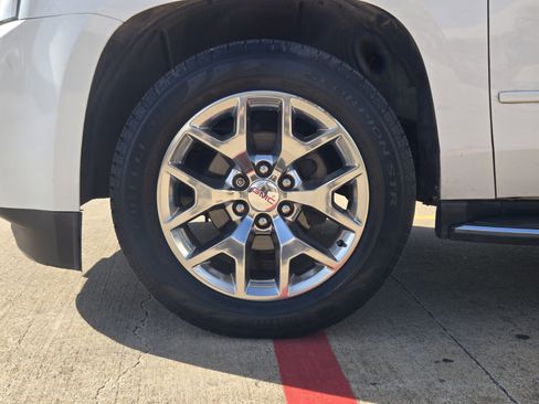 Used 2016 GMC Yukon XL SLE w/ Convenience Package image 7