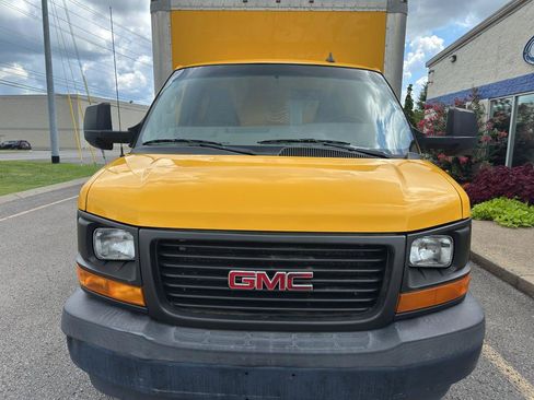 Used 2017 GMC Savana 3500 Extended RWD image 13