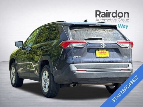 Used 2021 Toyota RAV4 XLE w/ XLE Grade Weather Package AWD/4WD image 4