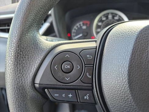 Used 2022 Toyota Corolla LE FWD image 26