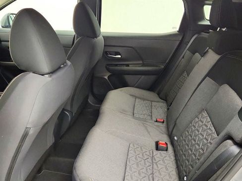 Used 2025 Nissan Kicks SV AWD/4WD image 19