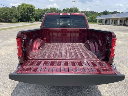 Used 2025 RAM 1500 4x4 Crew Cab image 10