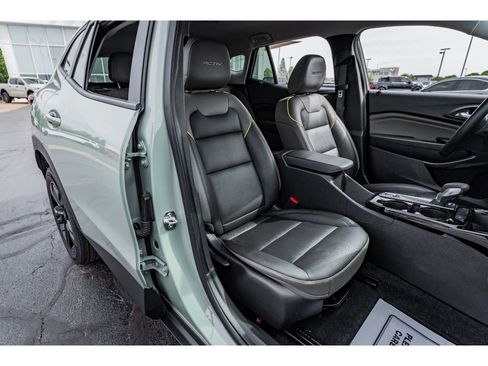 Used 2025 Chevrolet Trax ACTIV w/ Driver Confidence Package FWD image 18