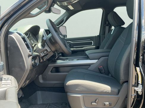 New 2025 RAM 2500 Big Horn AWD/4WD image 20