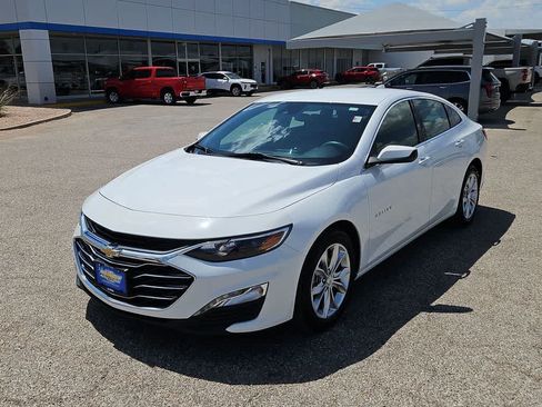 Used 2025 Chevrolet Malibu LT FWD image 4