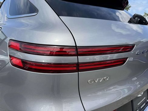 Used 2026 Genesis GV70 2.5T Advanced AWD/4WD image 10