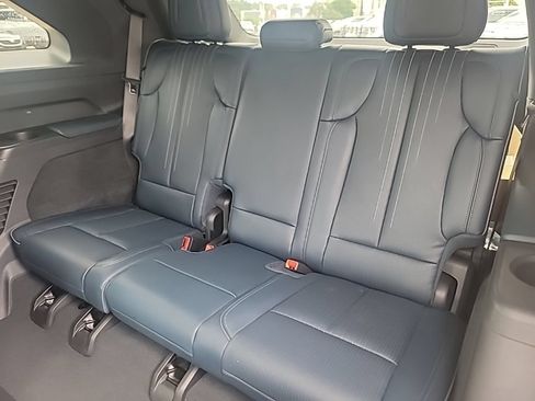 Used 2025 Cadillac Escalade IQ Luxury 2 AWD/4WD image 16