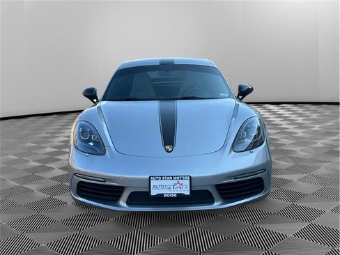 Used 2017 Porsche 718 Cayman RWD image 9