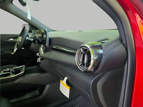 New 2026 Chevrolet Equinox LT w/ Safety and Technology Package AWD/4WD image 11