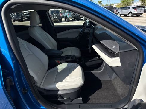 Certified 2025 Ford Mustang Mach-E Premium image 27