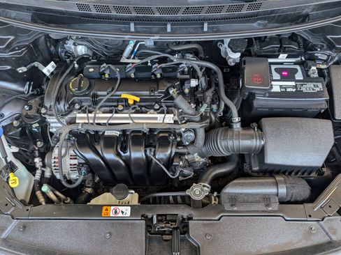 Used 2017 Kia Forte LX image 11