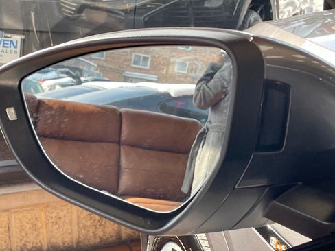 Used 2021 Audi e-tron Premium Plus w/ Premium Plus Package image 21