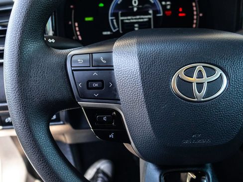 Used 2026 Toyota Camry LE FWD image 34