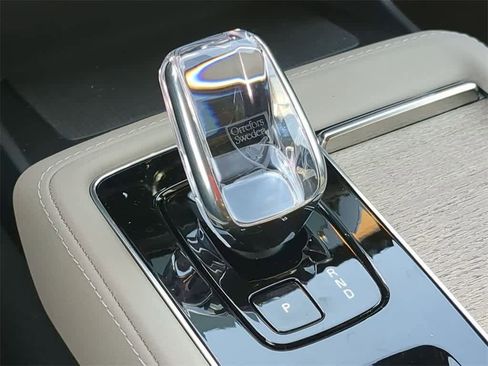 New 2026 Volvo XC90 B6 Plus w/ Protection Package Premier image 30