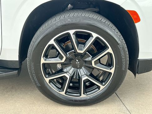Used 2023 Chevrolet Suburban RST w/ Luxury Package RWD image 10