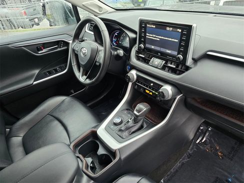 Certified 2020 Toyota RAV4 Limited image 11