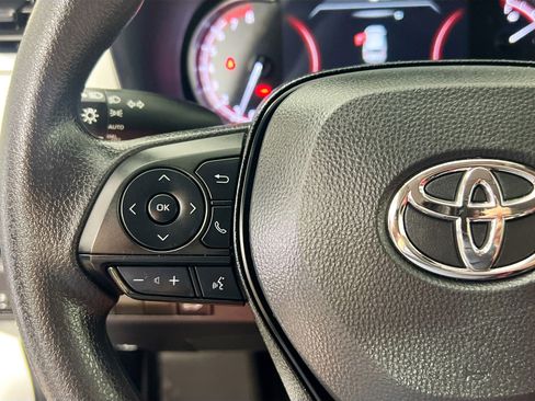 Used 2025 Toyota RAV4 XLE w/ Convenience Package image 18