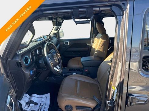 Used 2022 Jeep Wrangler Unlimited Sahara w/ Cold Weather Group AWD/4WD image 10