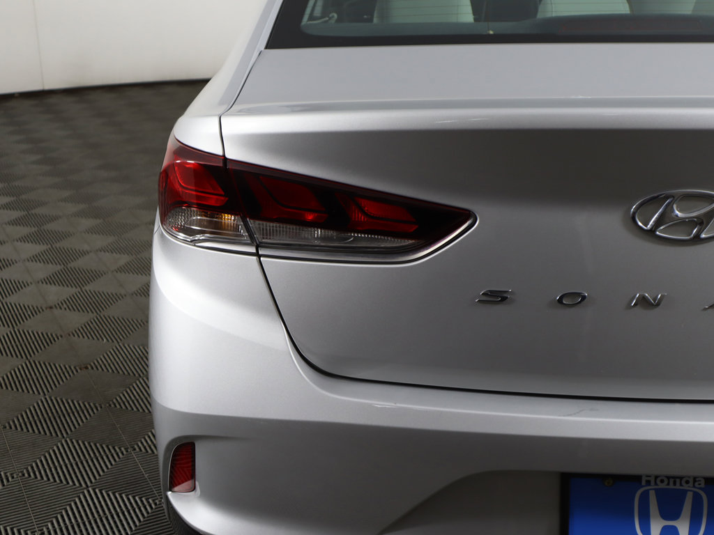 Used 2019 Hyundai Sonata SEL w/ Winter Weather Package FWD image 13