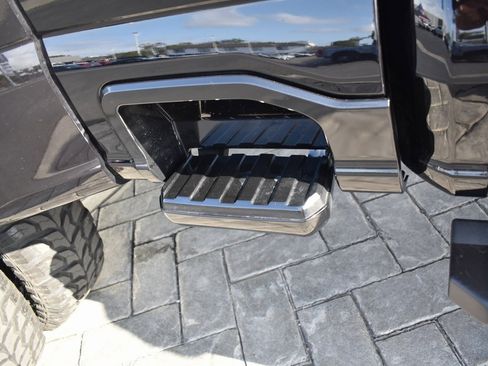 Used 2025 Ford F350 Lariat w/ FX4 Off-Road Package image 9