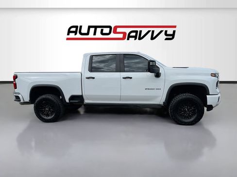 Used 2024 Chevrolet Silverado 2500 ZR2 AWD/4WD image 8