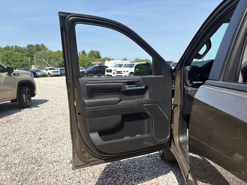 Used 2023 Chevrolet Silverado 1500 LT AWD/4WD image 14